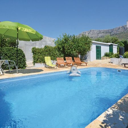 Amazing Apartment In Kastel Sucurac With Kitchen Kaštela Εξωτερικό φωτογραφία