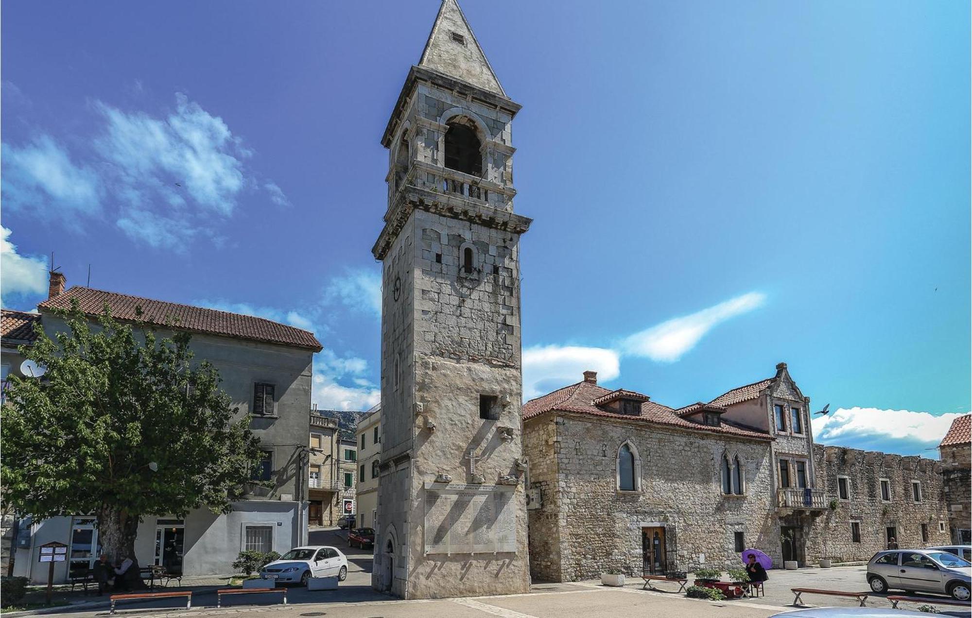 Amazing Apartment In Kastel Sucurac With Kitchen Kaštela Εξωτερικό φωτογραφία