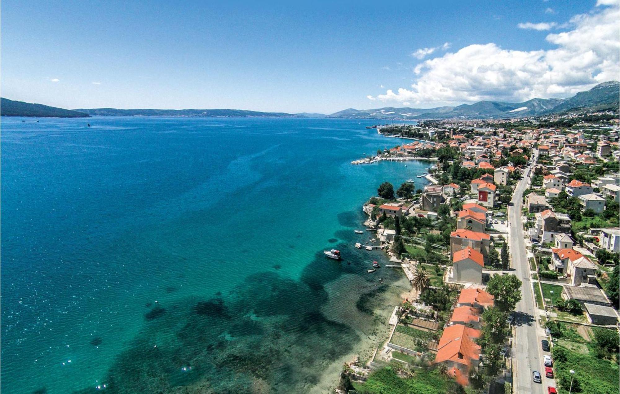 Amazing Apartment In Kastel Sucurac With Kitchen Kaštela Εξωτερικό φωτογραφία